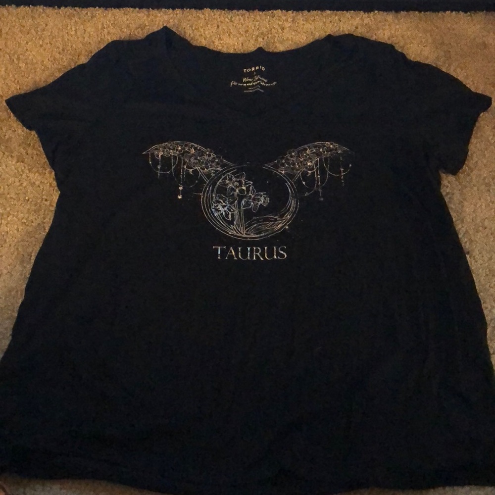 BNWOT Torrid Taurus Zodiac Shirt
